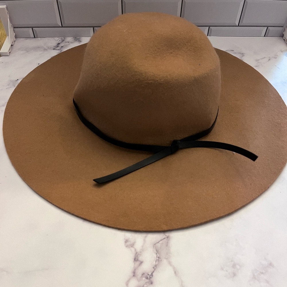 Old Navy Brown Black Hat L-XL. Worn once for a costume.
